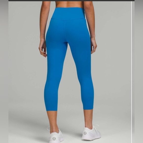 Lululemon Base Pace High-Rise Crop 23"
Poolside size 4 - Picture 1 of 7
